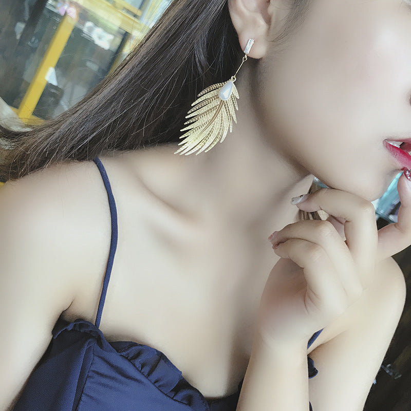 Leaves Hollowed Out Pearl Earrings Women\'s New Korean Temperament