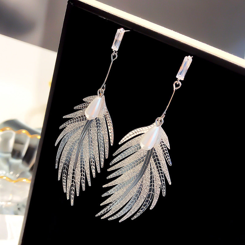 Leaves Hollowed Out Pearl Earrings Women\'s New Korean Temperament