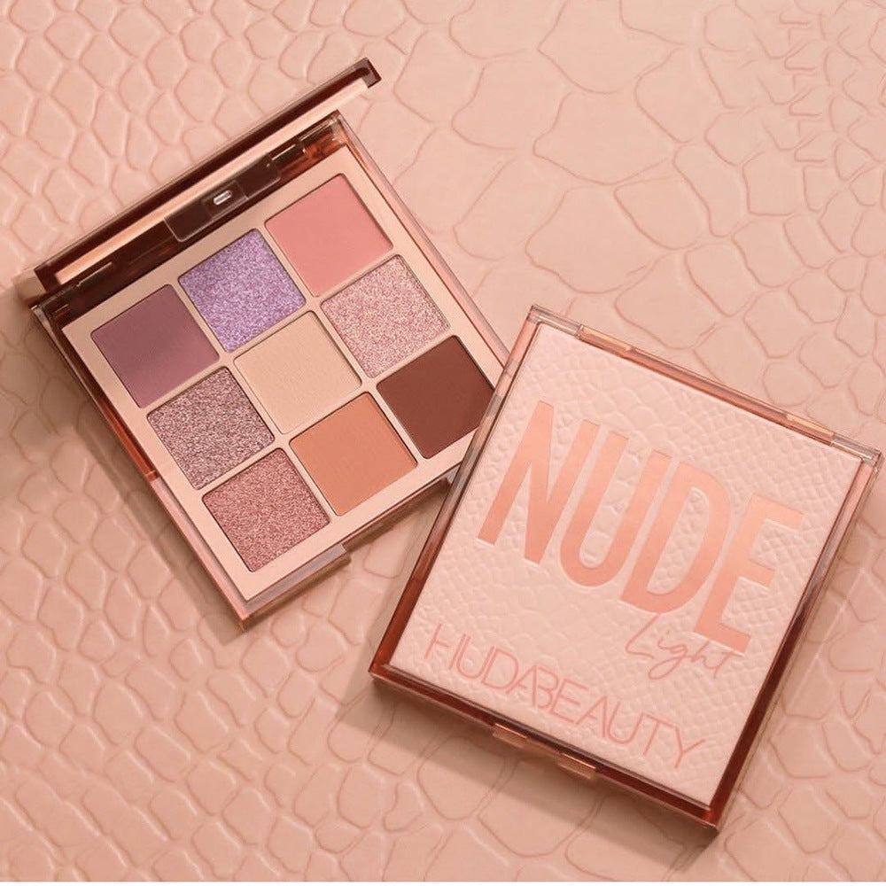 Striae Eyeshadow NUDE Rich Medium Light