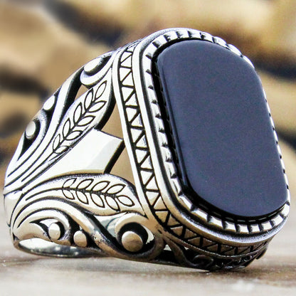 Retro Black Zircon Ring