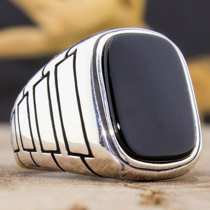 Retro Black Zircon Ring